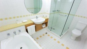 Standard Bathroom Crowne Plaza Perth